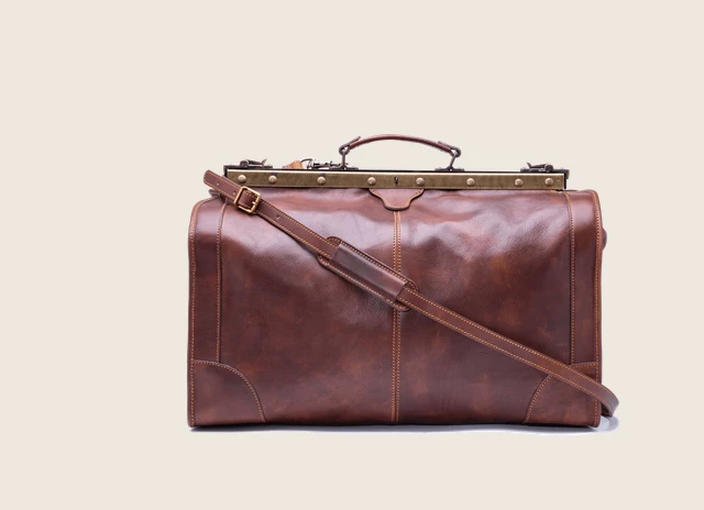 A4007 · Leather travel bag