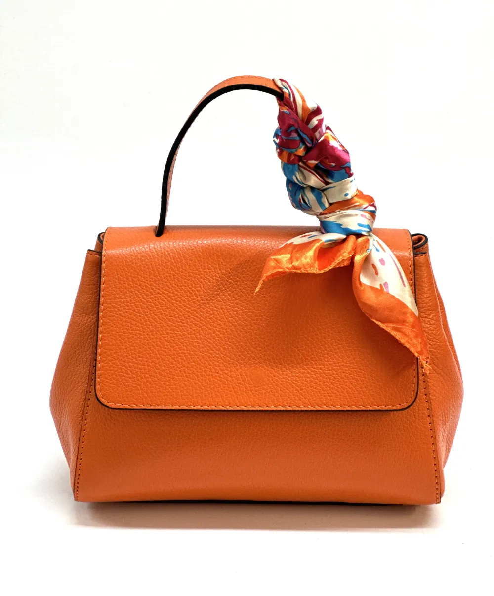 H5786+F · Orange