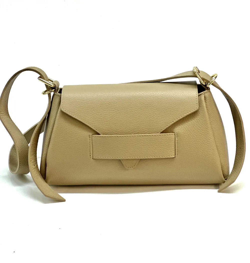 H585 · Camel