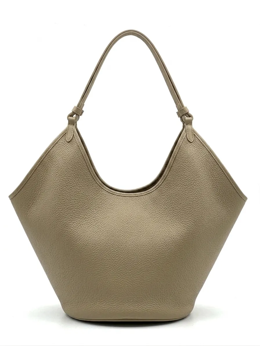 H686-D · Light taupe