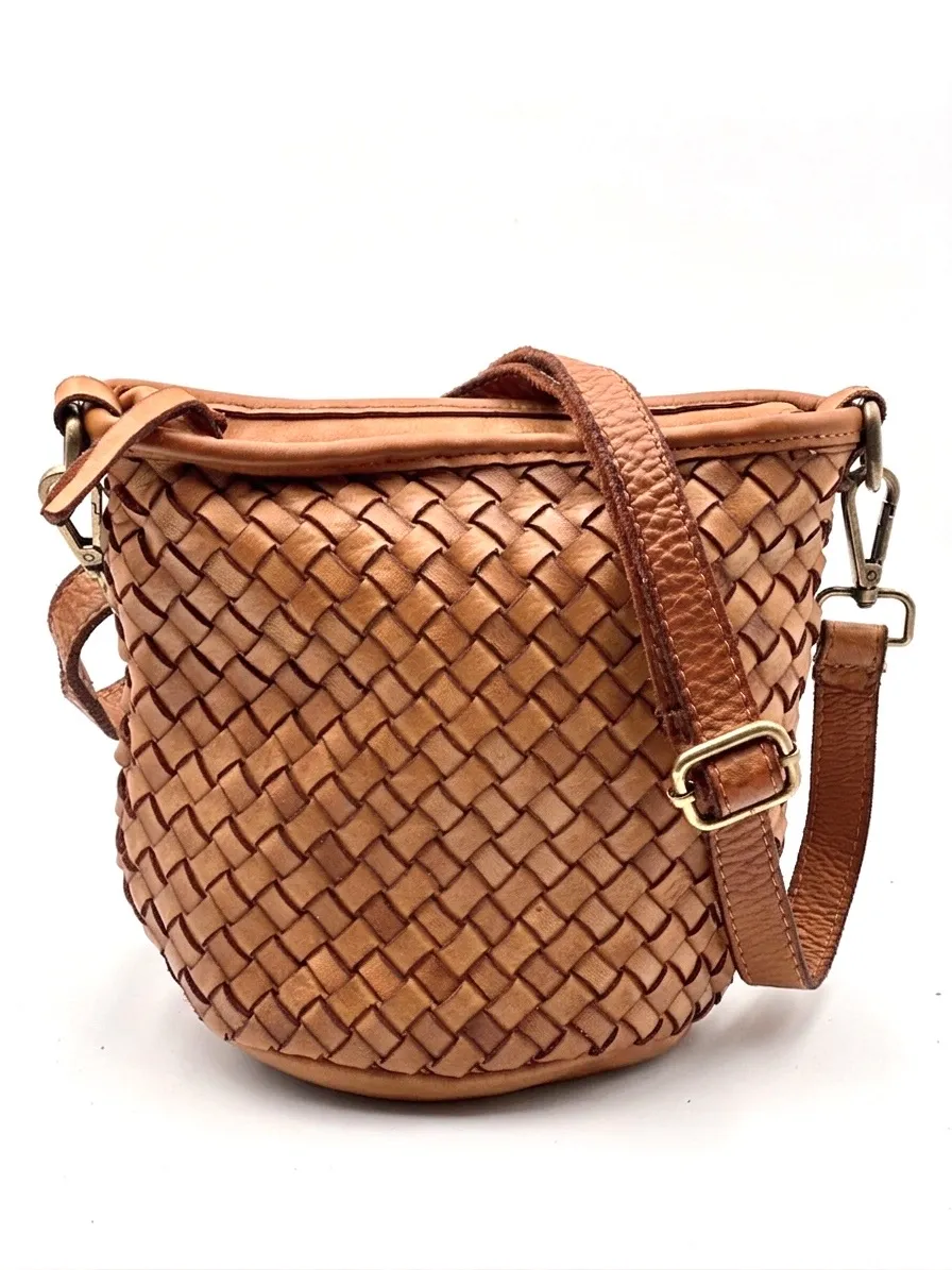 HLA-B0310 · Tan