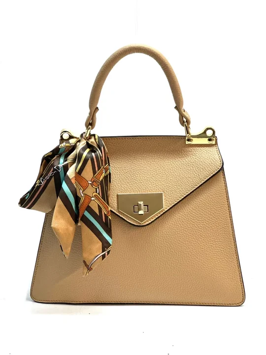 H583 · Camel